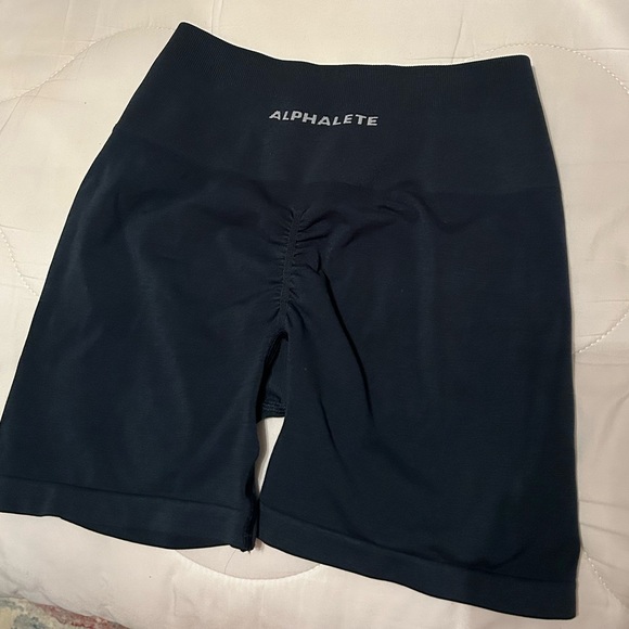 Alphalete amplify shorts - Picture 1 of 3
